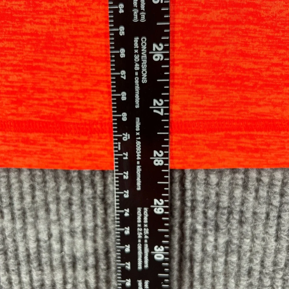 Under Armour Shirt Mens Medium Orange Short Sleeve Loose Fit Heat Gear Active‎